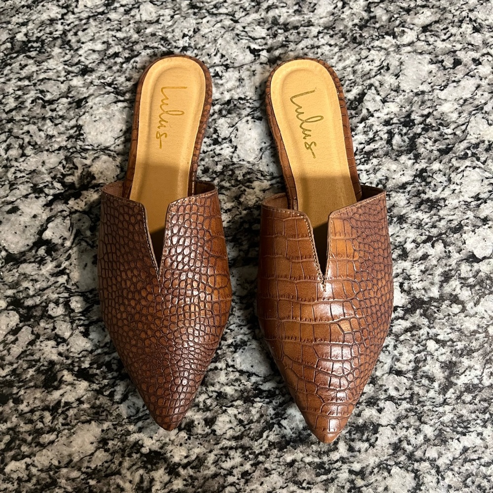 Lulu’s size 8.5 faux leather mules flats